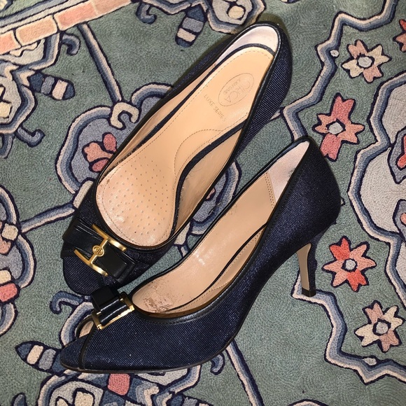 Circa Joan David Navy Blue Heels - Picture 2 of 8